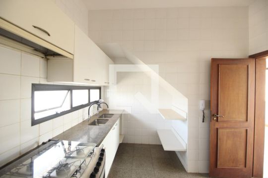 Cozinha  de apartamento à venda com 4 quartos, 230m² em Serra, Belo Horizonte