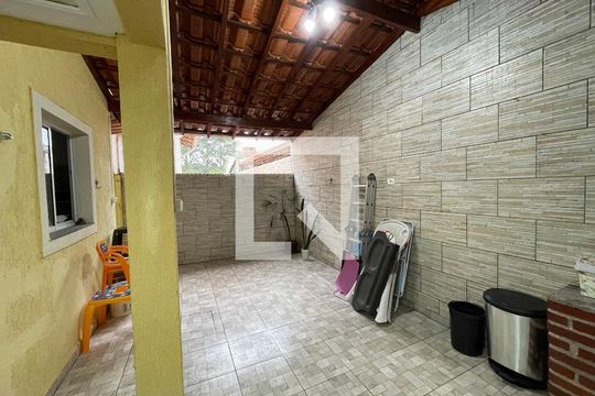 Quintal de casa de condomínio para alugar com 3 quartos, 82m² em Jardim Ipes, Cotia