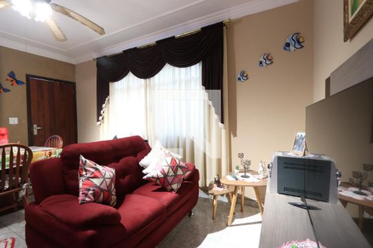 Sala de casa à venda com 2 quartos, 242m² em Parque São Lucas, São Paulo
