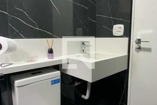 Banheiro de apartamento à venda com 2 quartos, 57m² em Chácara Belenzinho, São Paulo