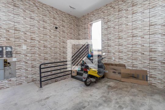 Garagem de casa à venda com 3 quartos, 140m² em Vila Nogueira, Diadema