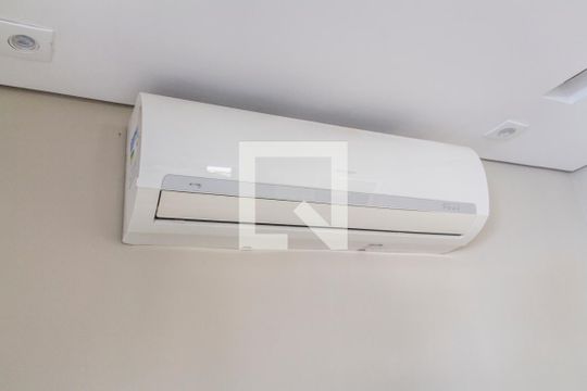 Detalhe Sala de casa de condomínio à venda com 3 quartos, 390m² em Morada das Flores (aldeia da Serra), Santana de Parnaíba