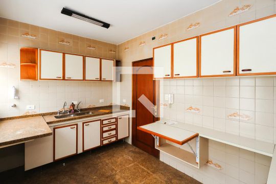 Cozinha de casa para alugar com 4 quartos, 200m² em Cursino, São Paulo