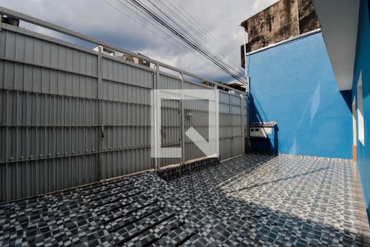 Garagem de casa para alugar com 1 quarto, 73m² em Jardim Paraiso, Guarulhos