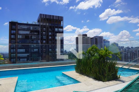 Piscina de kitnet/studio para alugar com 1 quarto, 26m² em Pinheiros, São Paulo