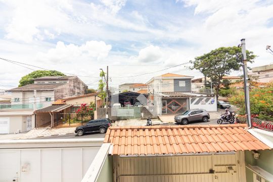 Vista de casa à venda com 4 quartos, 185m² em Jardim das Flores, Osasco