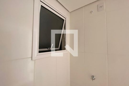 Banheiro de apartamento para alugar com 2 quartos, 47m² em Santo Afonso, Novo Hamburgo