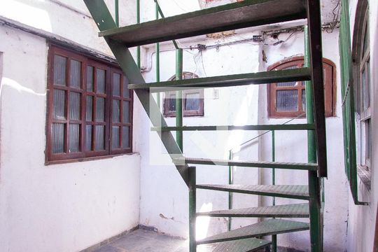 Corredor de casa para alugar com 8 quartos, 550m² em Centro, Niterói