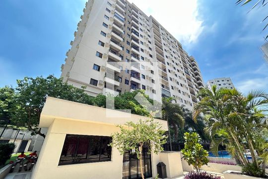 Fachada do bloco de apartamento à venda com 3 quartos, 65m² em Del Castilho, Rio de Janeiro