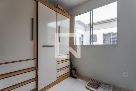 Quarto 2 de apartamento à venda com 2 quartos, 41m² em Rubem Berta, Porto Alegre
