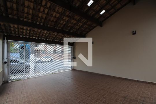 Garagem de casa à venda com 3 quartos, 177m² em Nova Petrópolis, São Bernardo do Campo