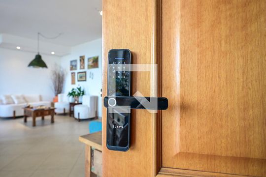 Fechadura Eletrônica de apartamento para alugar com 2 quartos, 112m² em Vila Suzana, São Paulo