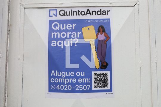 Placa instalada do portão do imóvel de casa à venda com 2 quartos, 160m² em Vila Taquari, São Paulo