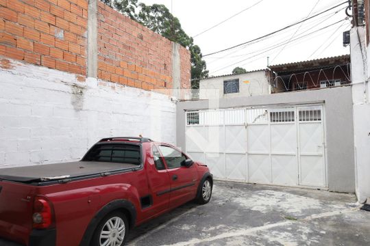 Garagem de casa à venda com 2 quartos, 160m² em Vila Taquari, São Paulo