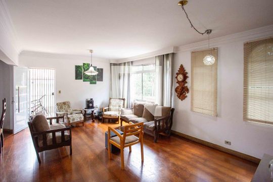 Sala de TV de casa à venda com 5 quartos, 580m² em Centro, Diadema