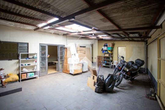 Garagem de casa para alugar com 5 quartos, 580m² em Centro, Diadema