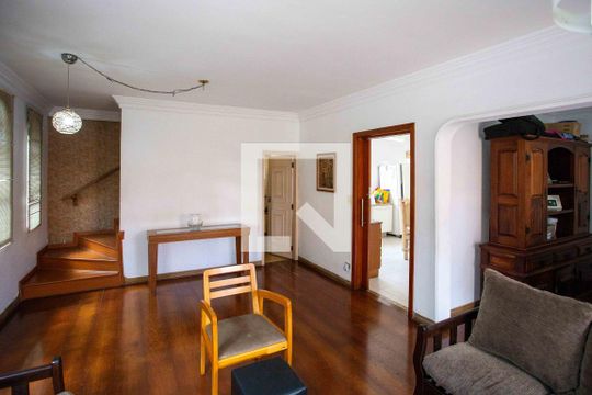 Sala de TV de casa à venda com 5 quartos, 580m² em Centro, Diadema