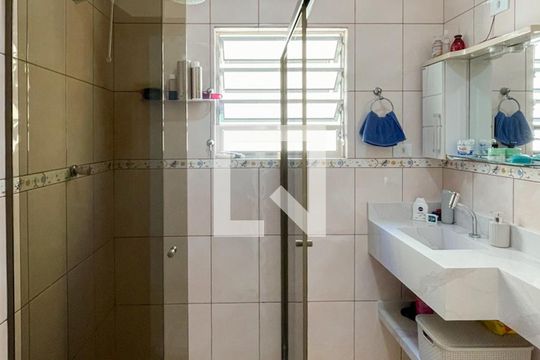 Banheiro 1 - Casa 1 de casa à venda com 5 quartos, 255m² em Nova Petrópolis, São Bernardo do Campo