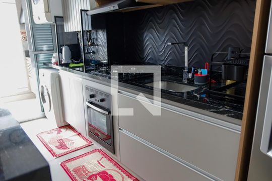 Cozinha de apartamento à venda com 2 quartos, 64m² em Jardim das Flores, Osasco