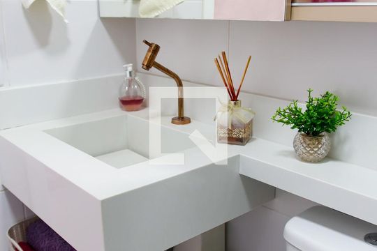 Banheiro de apartamento à venda com 2 quartos, 64m² em Jardim das Flores, Osasco