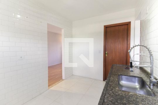 Cozinha de apartamento para alugar com 2 quartos, 57m² em Conjunto Residencial José Bonifácio, São Paulo