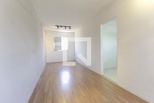Sala de apartamento para alugar com 2 quartos, 57m² em Conjunto Residencial José Bonifácio, São Paulo