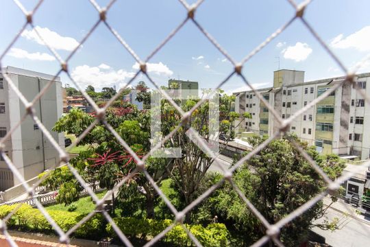 Vista do Quarto 2 de apartamento para alugar com 2 quartos, 57m² em Conjunto Residencial José Bonifácio, São Paulo