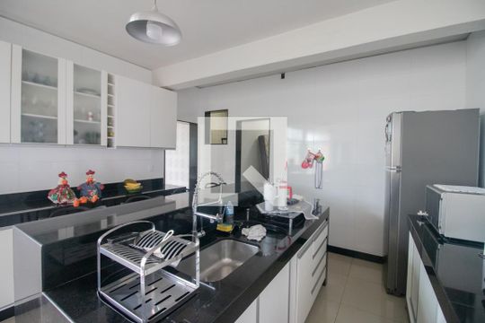 Cozinha de casa à venda com 3 quartos, 500m² em Tropical, Contagem