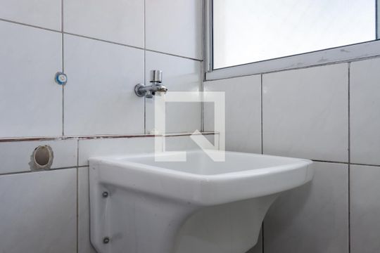 Área de Serviço de apartamento para alugar com 3 quartos, 69m² em Vila Suzana, São Paulo