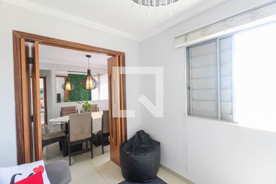 Sala de TV de apartamento à venda com 2 quartos, 47m² em Cidade Líder, São Paulo