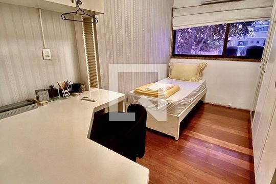 Quarto de apartamento para alugar com 3 quartos, 190m² em Recreio dos Bandeirantes, Rio de Janeiro