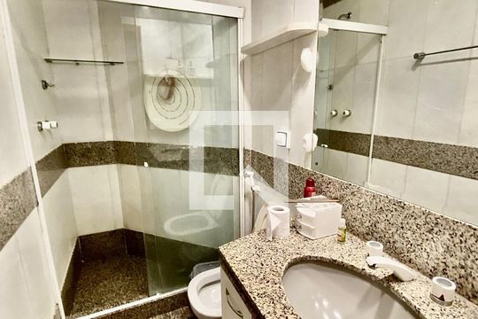 Banheiro de apartamento para alugar com 3 quartos, 190m² em Recreio dos Bandeirantes, Rio de Janeiro