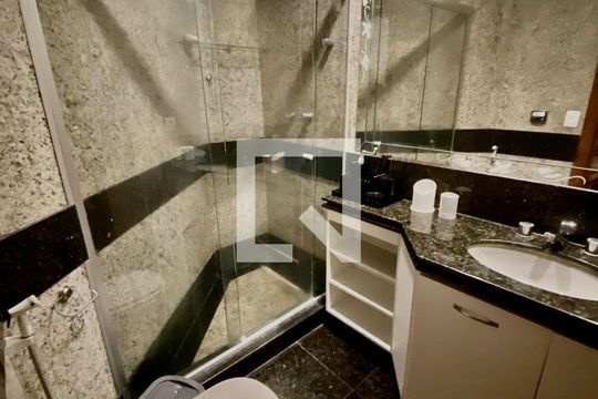 Banheiro de apartamento para alugar com 3 quartos, 190m² em Recreio dos Bandeirantes, Rio de Janeiro