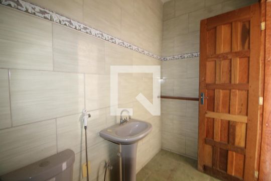 Banheiro de casa para alugar com 2 quartos, 60m² em Curicica, Rio de Janeiro