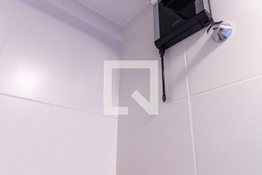 Banheiro de apartamento para alugar com 1 quarto, 25m² em Pompeia, São Paulo