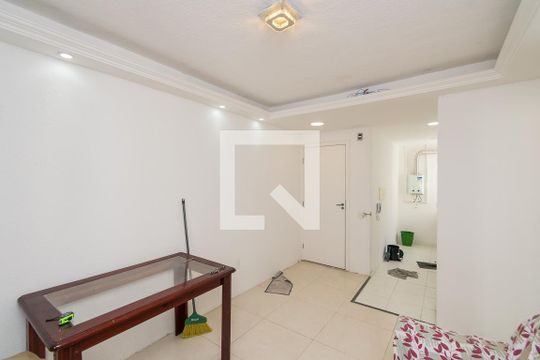 Sala de apartamento para alugar com 2 quartos, 43m² em Brás de Pina, Rio de Janeiro