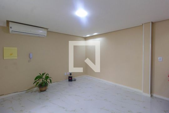 Sala de casa de condomínio à venda com 2 quartos, 126m² em Fátima, Canoas
