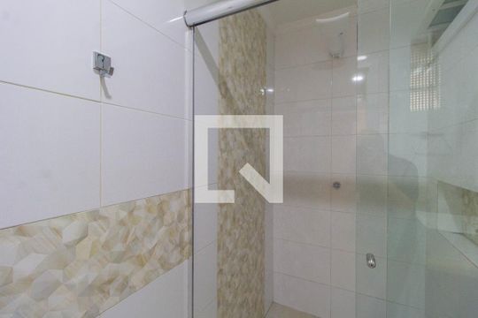 Banheiro de casa de condomínio à venda com 2 quartos, 126m² em Fátima, Canoas