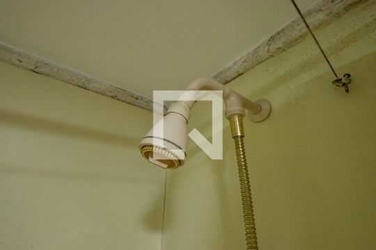 Banheiro de kitnet/studio para alugar com 1 quarto, 45m² em Jardim Paulista, São Paulo
