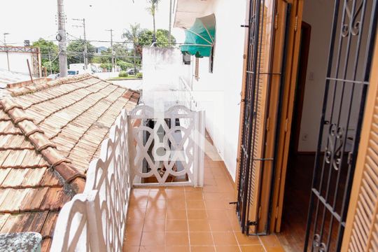 Sacada de casa à venda com 2 quartos, 170m² em Km 18, Osasco