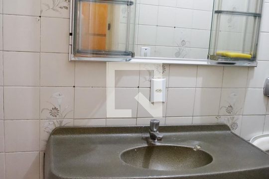 Banheiro da Suíte 2 de casa à venda com 2 quartos, 170m² em Km 18, Osasco