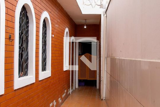 Corredor de casa à venda com 2 quartos, 170m² em Km 18, Osasco