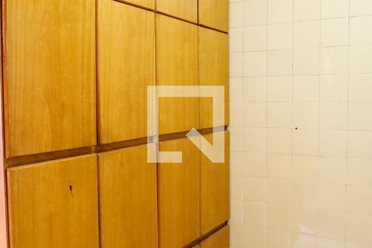 Lavanderia de casa à venda com 2 quartos, 170m² em Km 18, Osasco