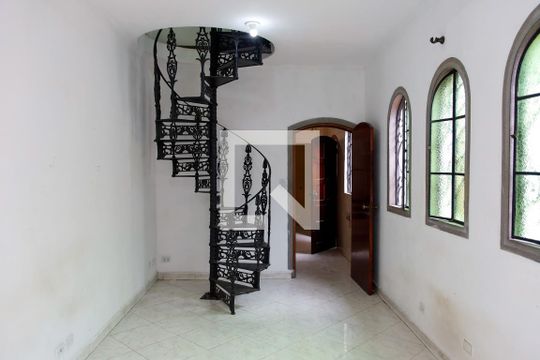 sala de casa à venda com 2 quartos, 170m² em Km 18, Osasco