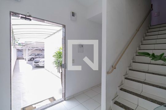 Entrada de apartamento para alugar com 2 quartos, 45m² em Santa Terezinha, Belo Horizonte