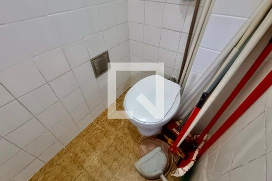 Banheiro serviço de apartamento à venda com 3 quartos, 98m² em Ipanema, Rio de Janeiro