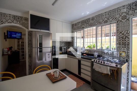 Cozinha de casa para alugar com 3 quartos, 108m² em Jardim Ester, São Paulo