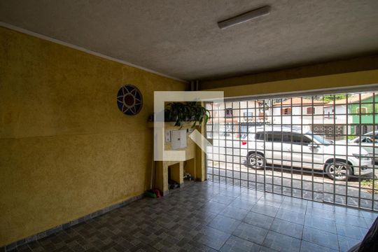 Garagem de casa para alugar com 3 quartos, 108m² em Jardim Ester, São Paulo