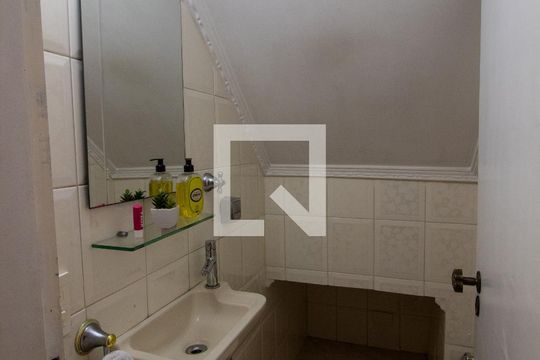 Lavabo de casa para alugar com 3 quartos, 108m² em Jardim Ester, São Paulo