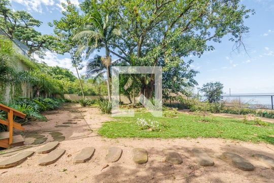 Área comum de casa para alugar com 3 quartos, 300m² em Pedra Redonda, Porto Alegre